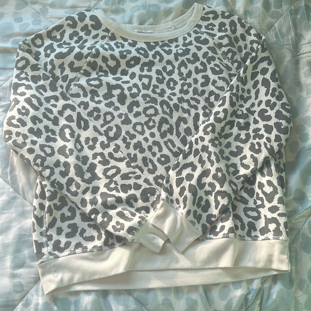 Crewneck Sweatshirt with dark grey cheetah print.